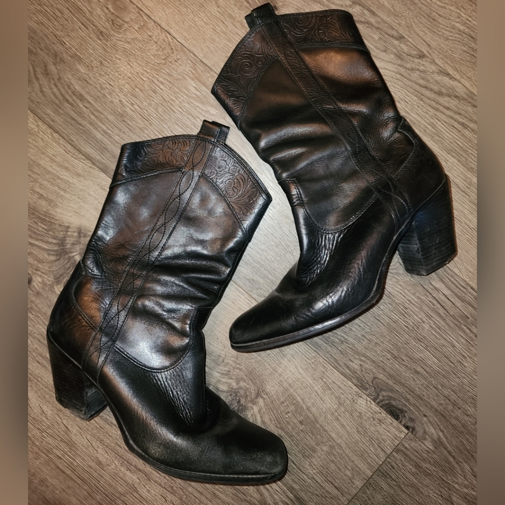 Antonio Melani tooled leather heeled boots